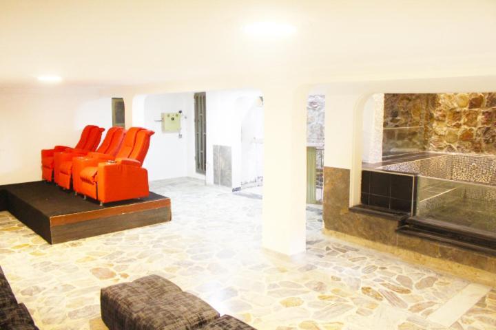 Luxury At Poblado 6 Bdrm Epic Manor Villa Medellin