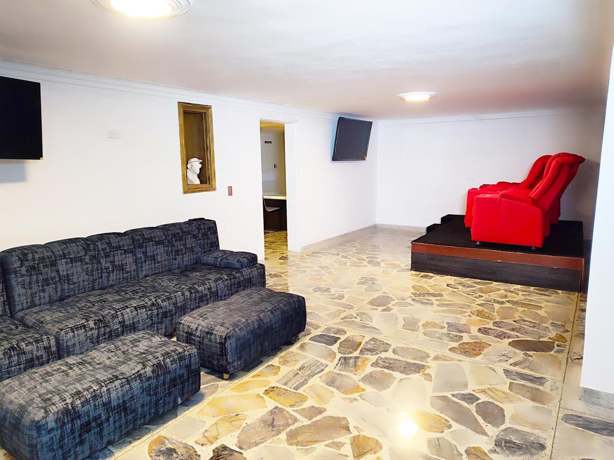 Luxury At Poblado 6 Bdrm Epic Manor Medellin