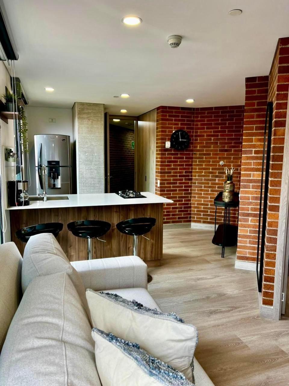 Apartamento En Laureles Con Aire Acondicionado *