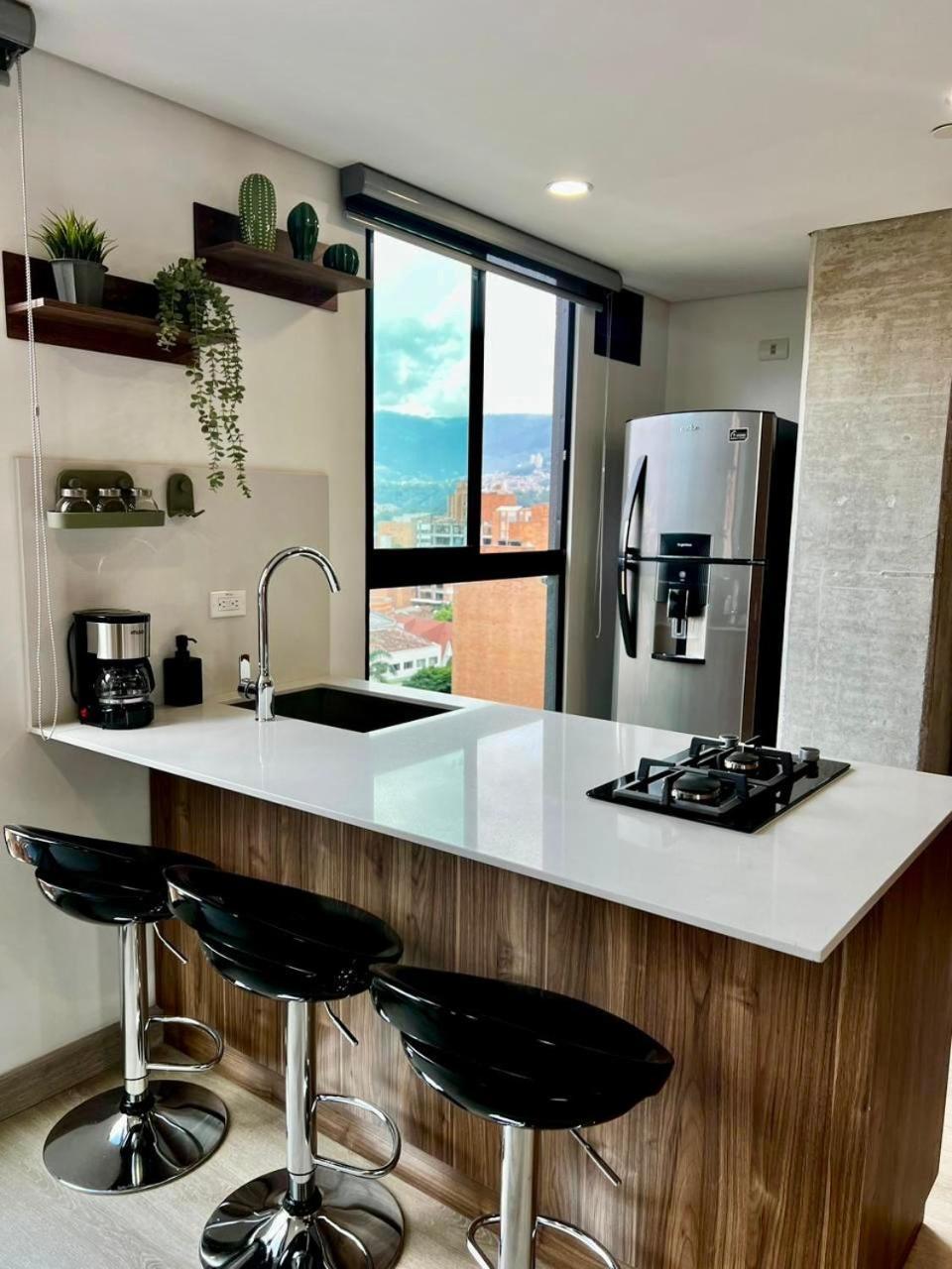 Apartamento En Laureles Con Aire Acondicionado *