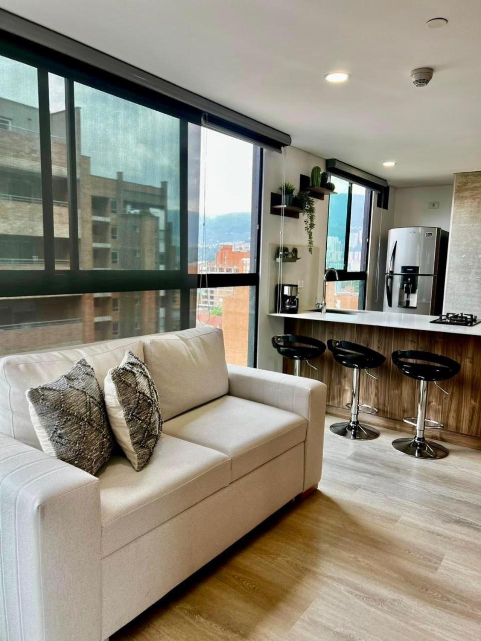 Apartamento En Laureles Con Aire Acondicionado