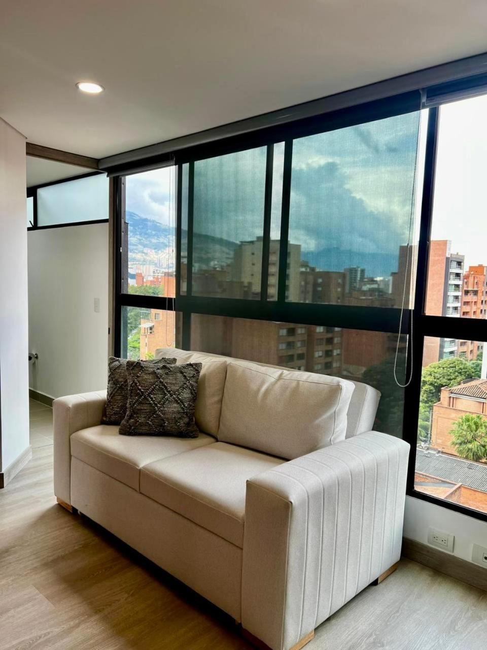 Apartamento En Laureles Con Aire Acondicionado