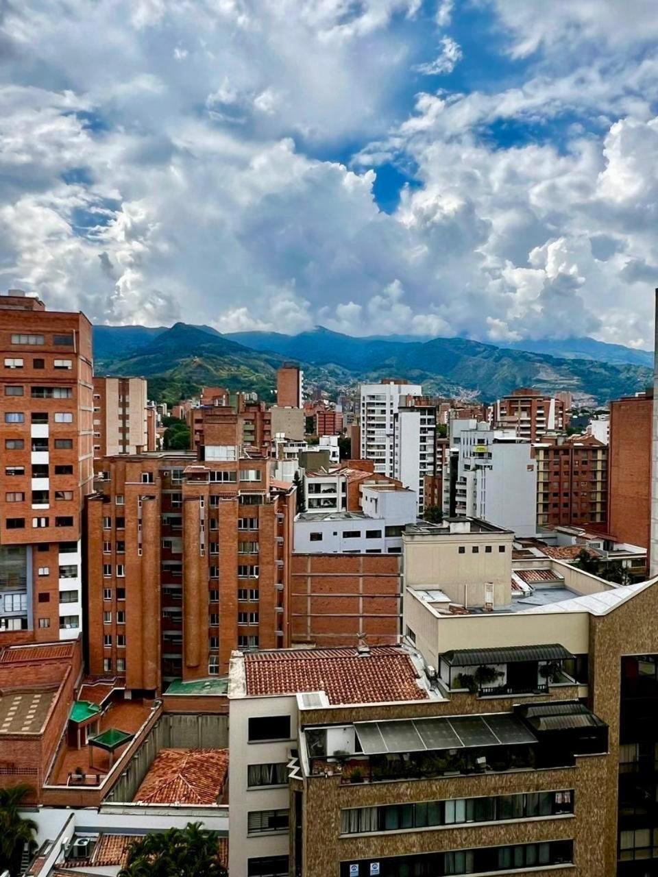 Apartamento En Laureles Con Aire Acondicionado
