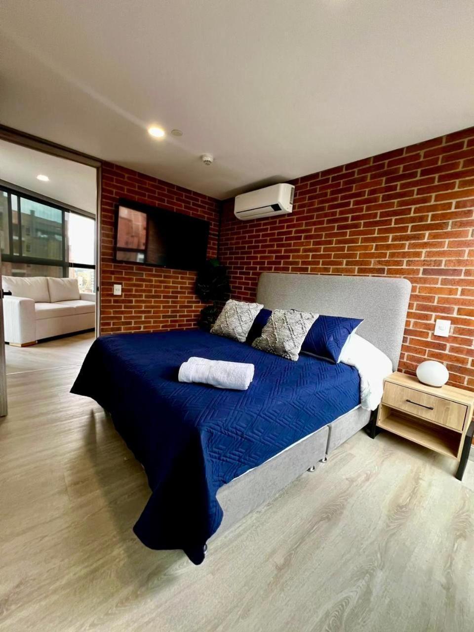 Apartamento En Laureles Con Aire Acondicionado *
