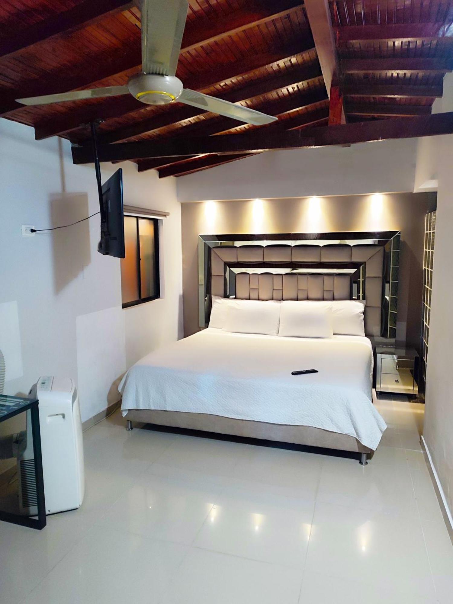 The Cosmopolitan Of Vegas 10 Bd W Jacuzzi And Pool Apartamento Medellín