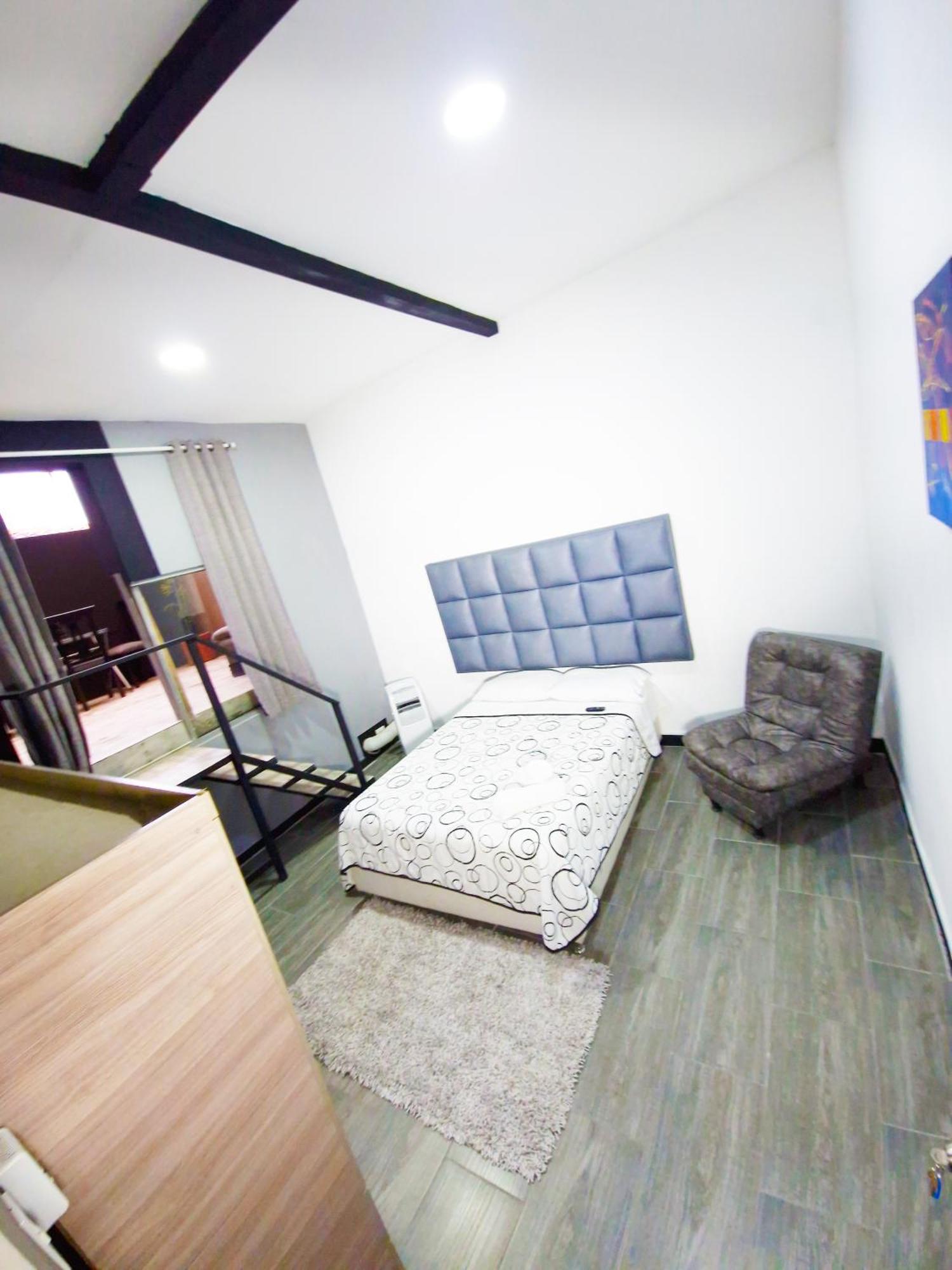 Sunset Strip # 301c Icon Lleras Park 301 Apartamento *