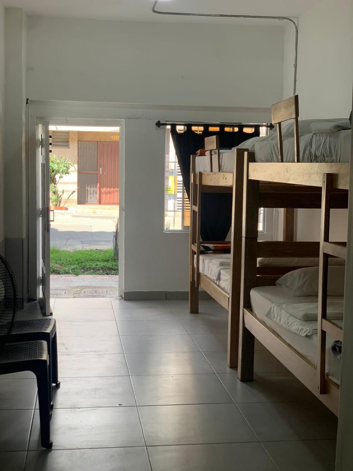 Casablanca, Laureles Estadio Hostal *
