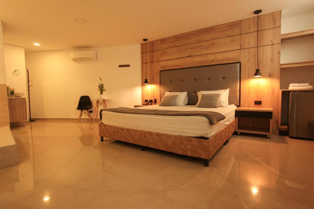 Hotel California Center Med 3*