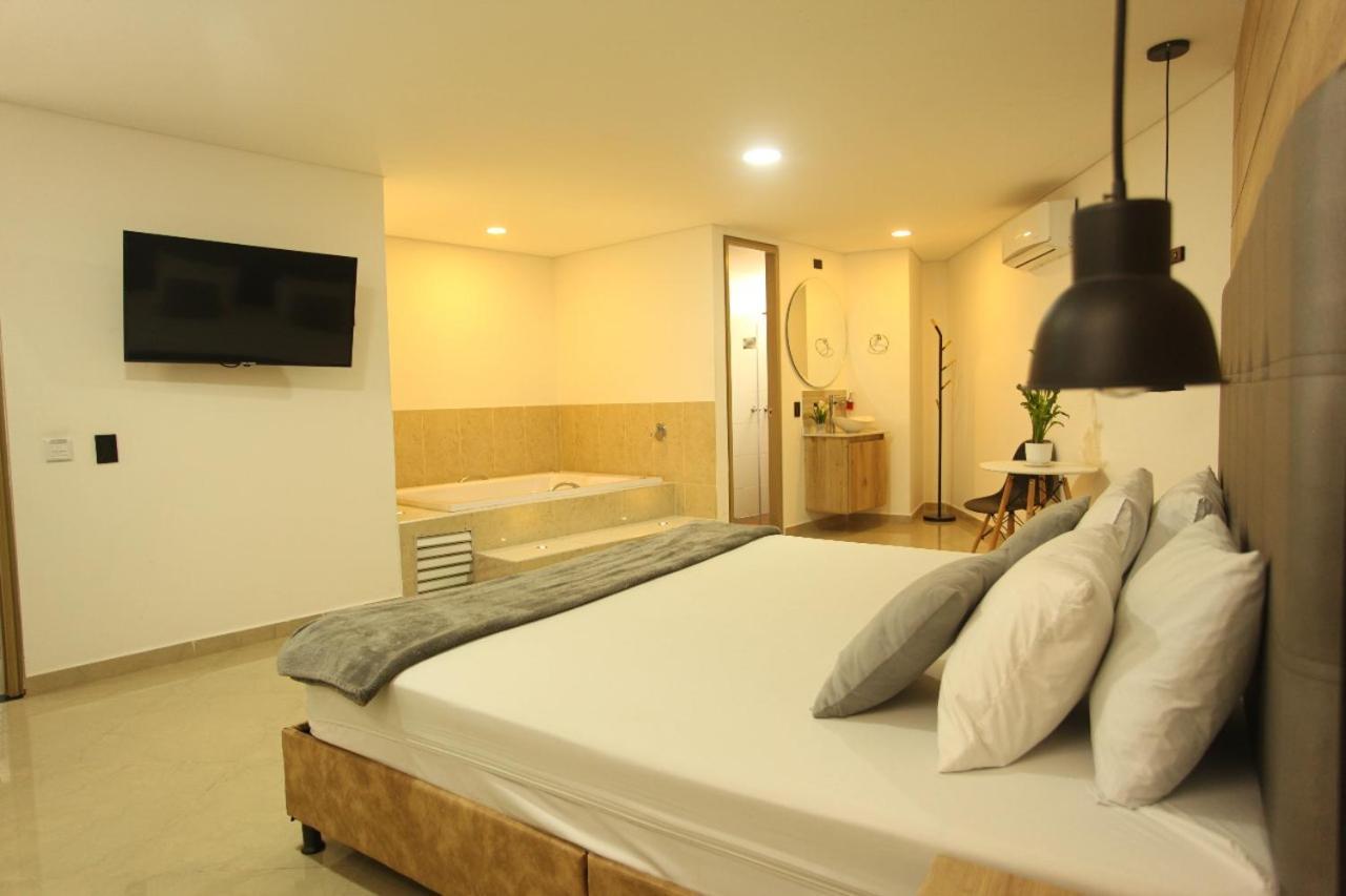 Hotel California Center Med 3*