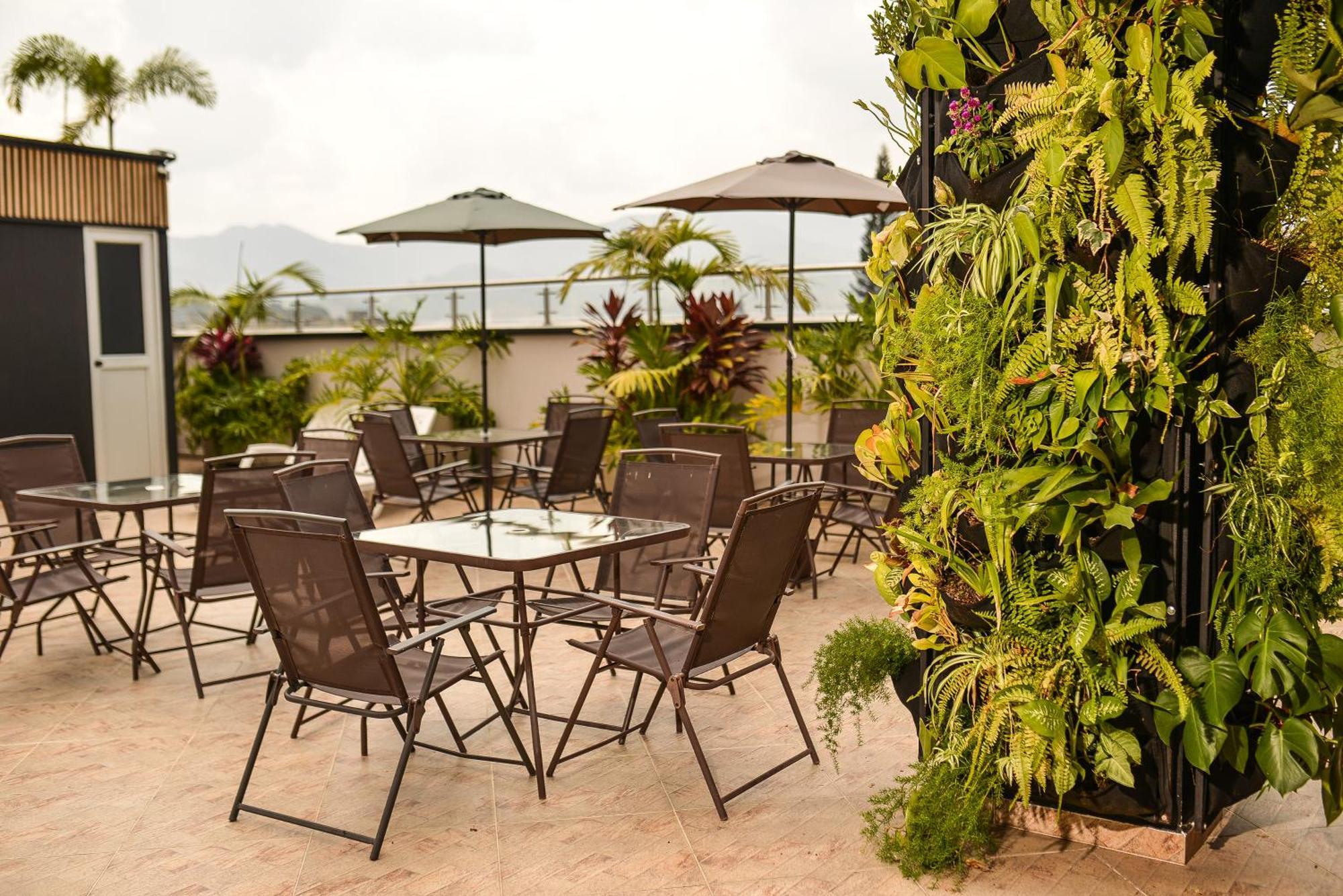 California Center Med 3* Medellín