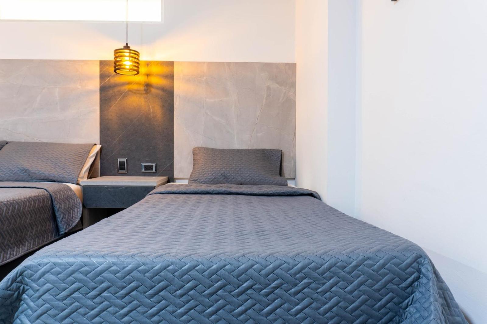 Hotel California Center Med 3*