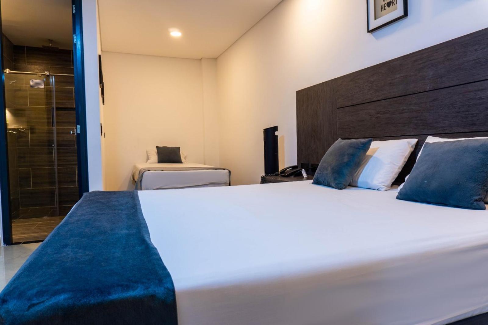 Hotel California Center Med