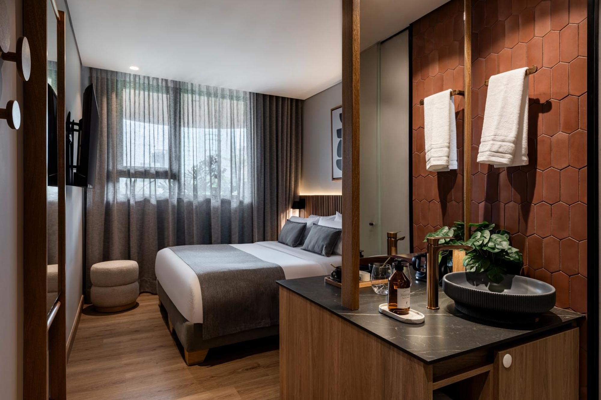 Heiss Hotel