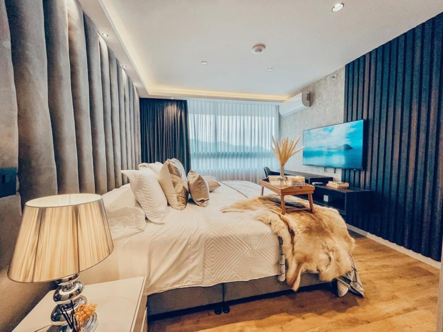 Apartamento 25th Floor Luxury 2 Bedrooms Ac Pool & Gym 2503 *