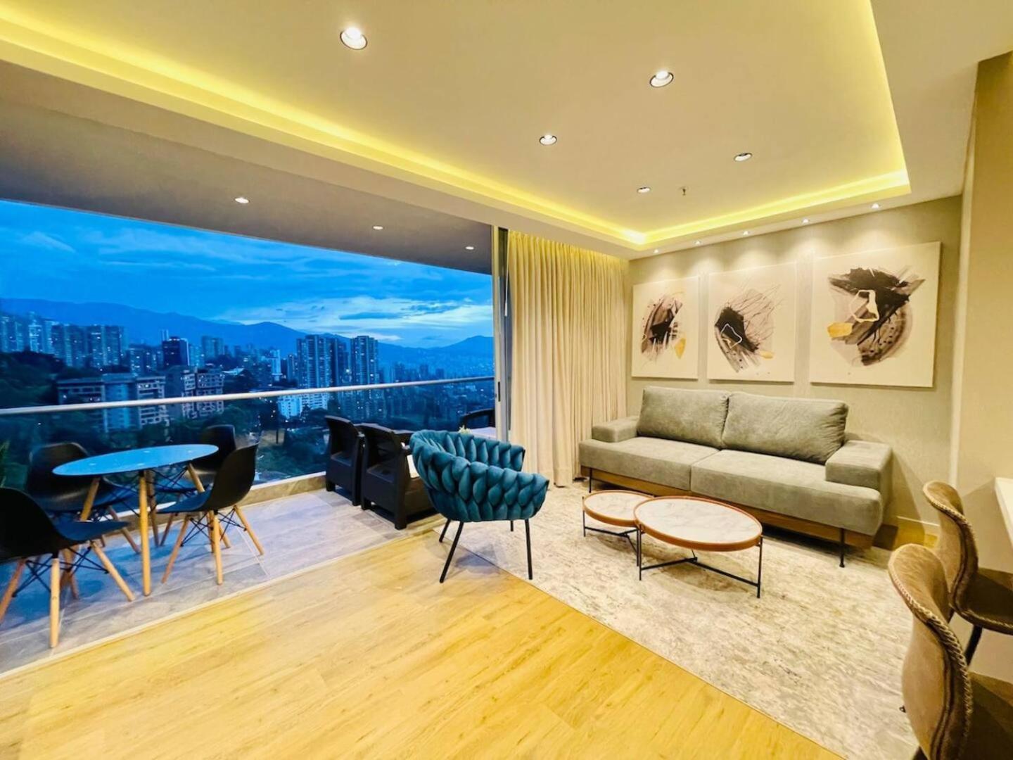 25th Floor Luxury 2 Bedrooms Ac Pool & Gym 2503 * Medellín
