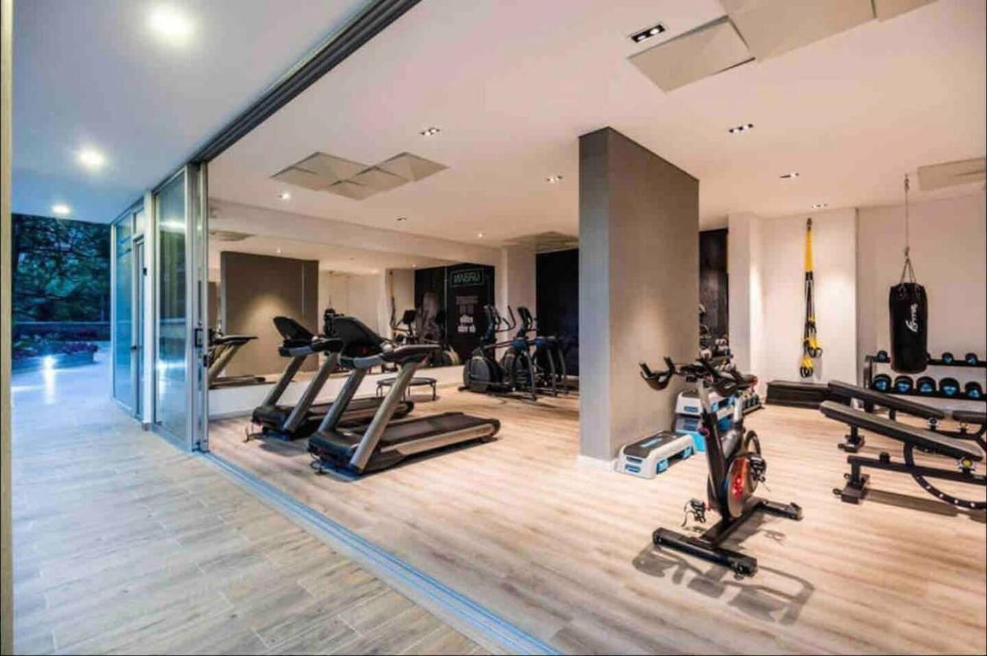 25th Floor Luxury 2 Bedrooms Ac Pool & Gym 2503 *