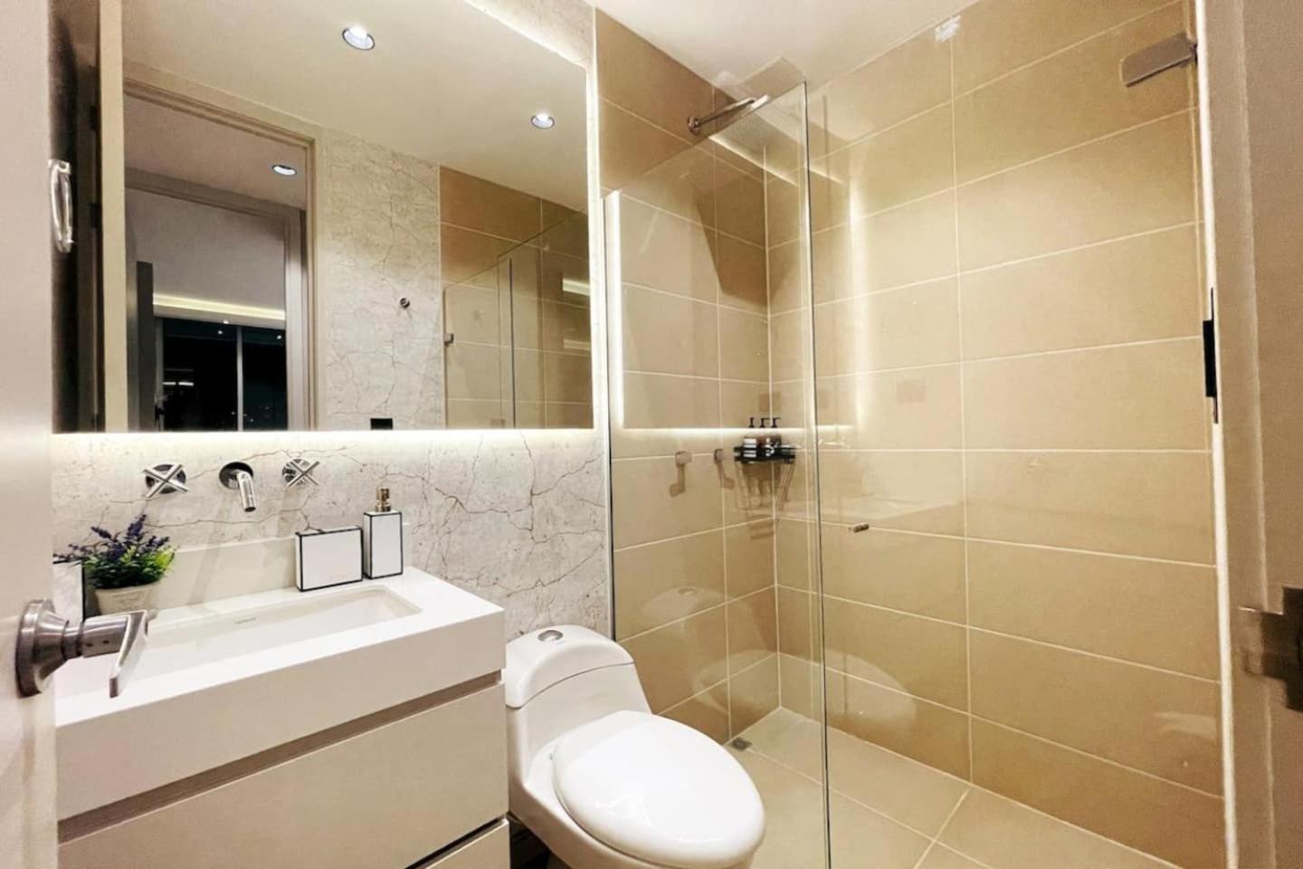 25th Floor Luxury 2 Bedrooms Ac Pool & Gym 2503 Medellín