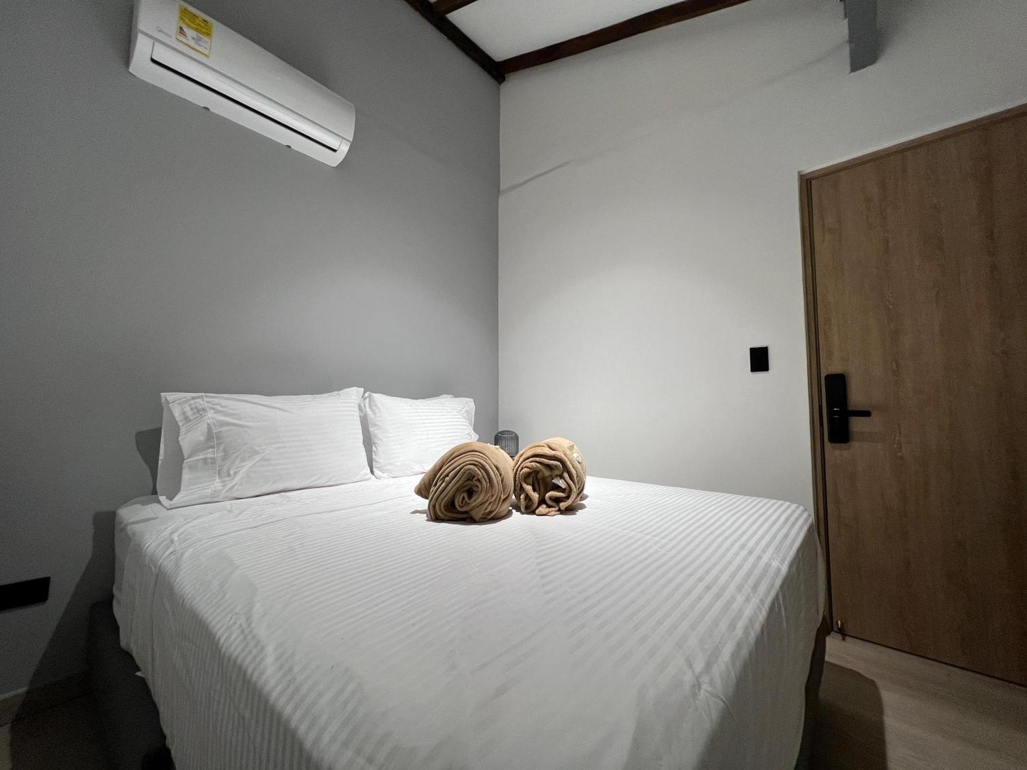 Apartamento Stylish 5-br In Medellin's Trendiest Spot, Walk Everywhere! Medellín