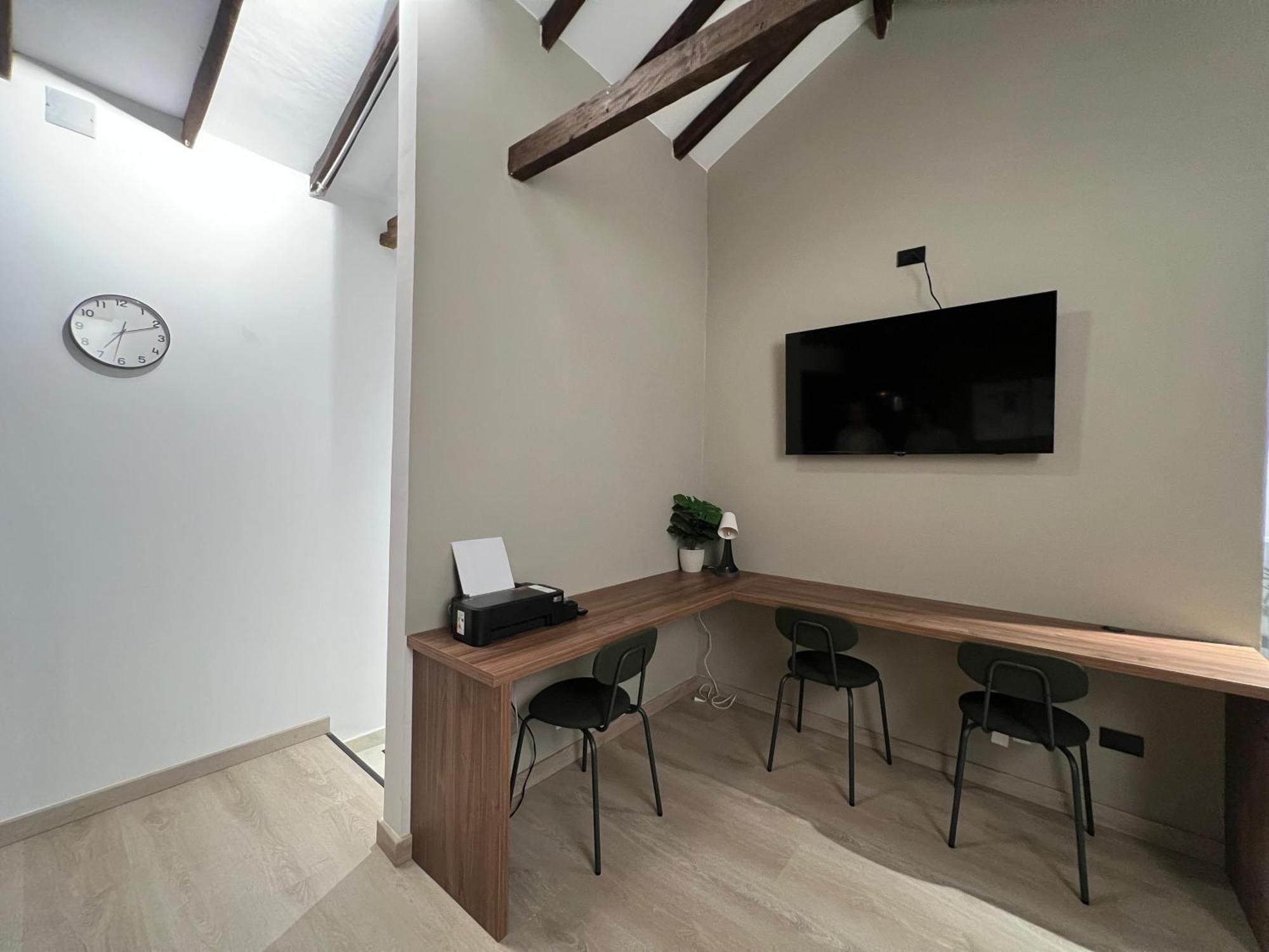 Stylish 5-br In Medellin's Trendiest Spot, Walk Everywhere! Medellín