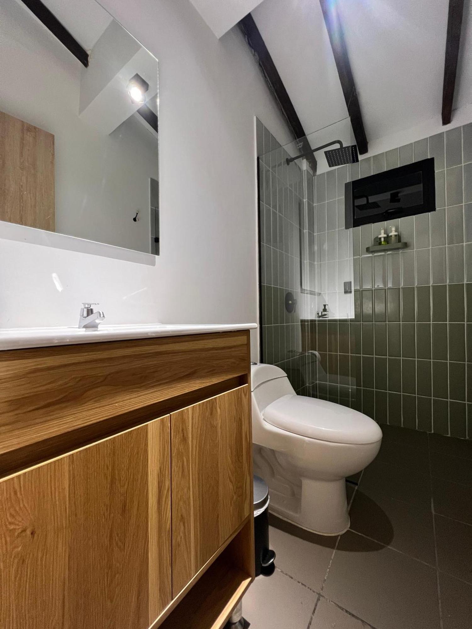 Stylish 5-br In Medellin's Trendiest Spot, Walk Everywhere! Apartamento