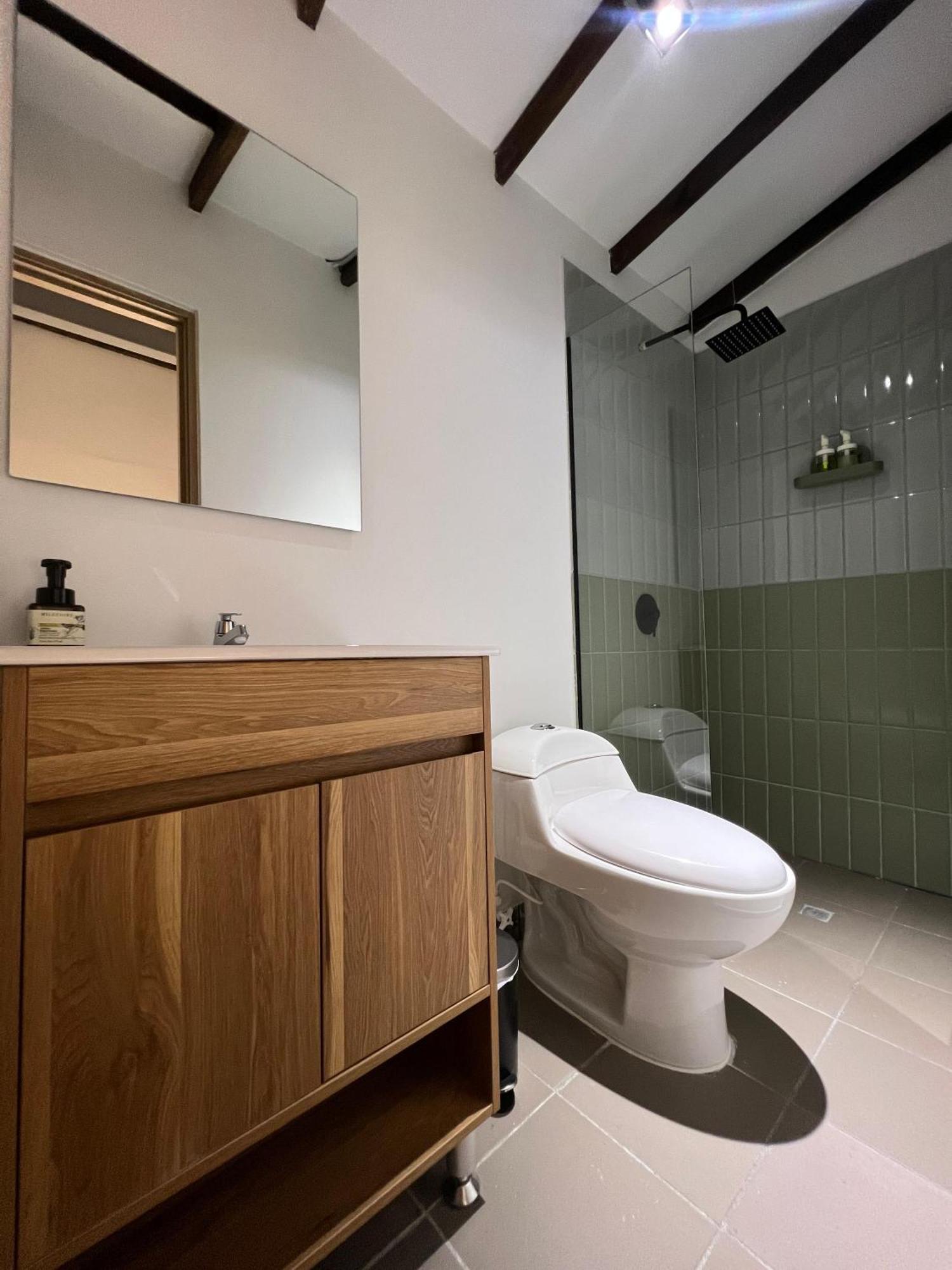 Stylish 5-br In Medellin's Trendiest Spot, Walk Everywhere!