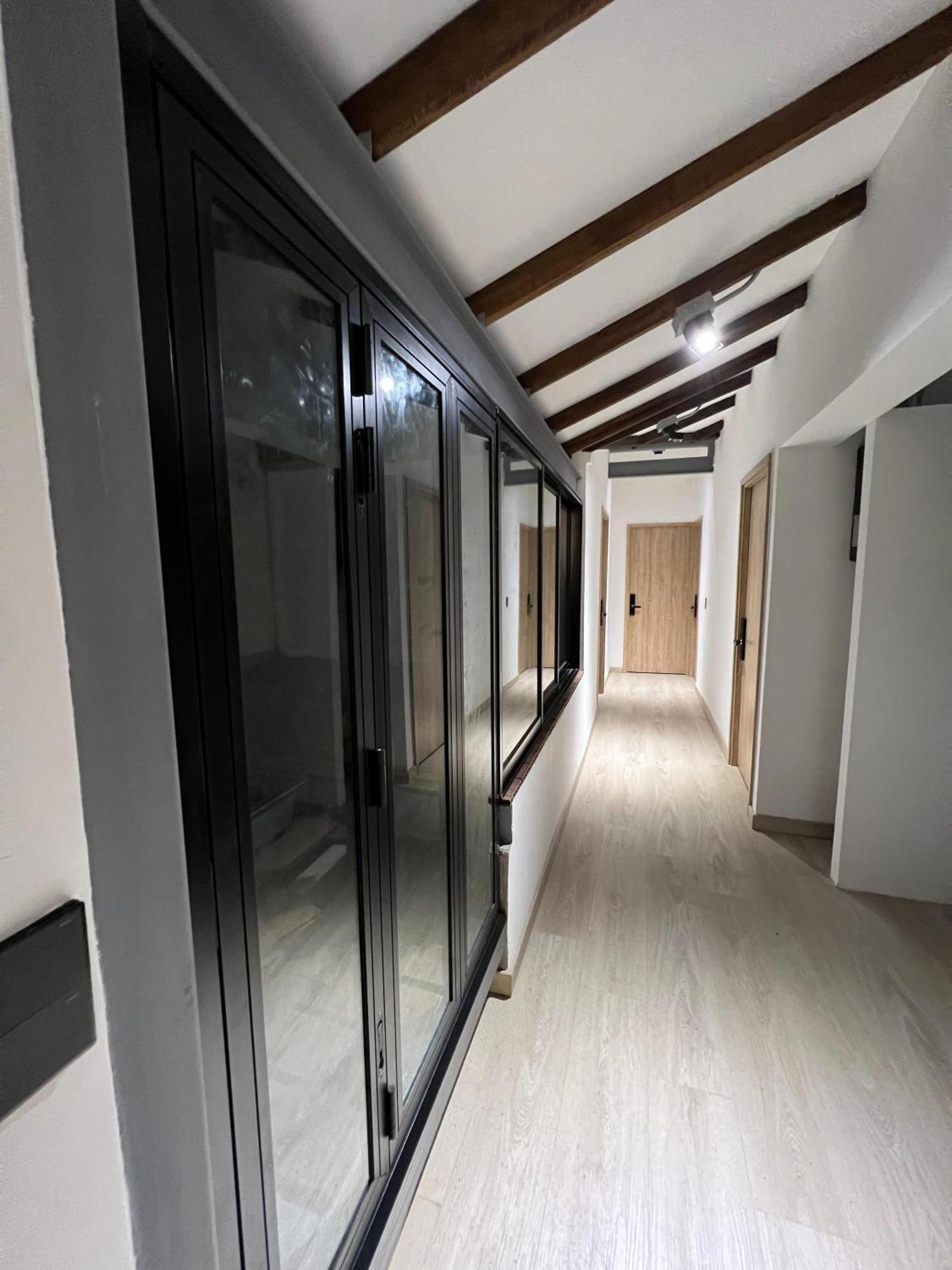 Stylish 5-br In Medellin's Trendiest Spot, Walk Everywhere! Apartamento