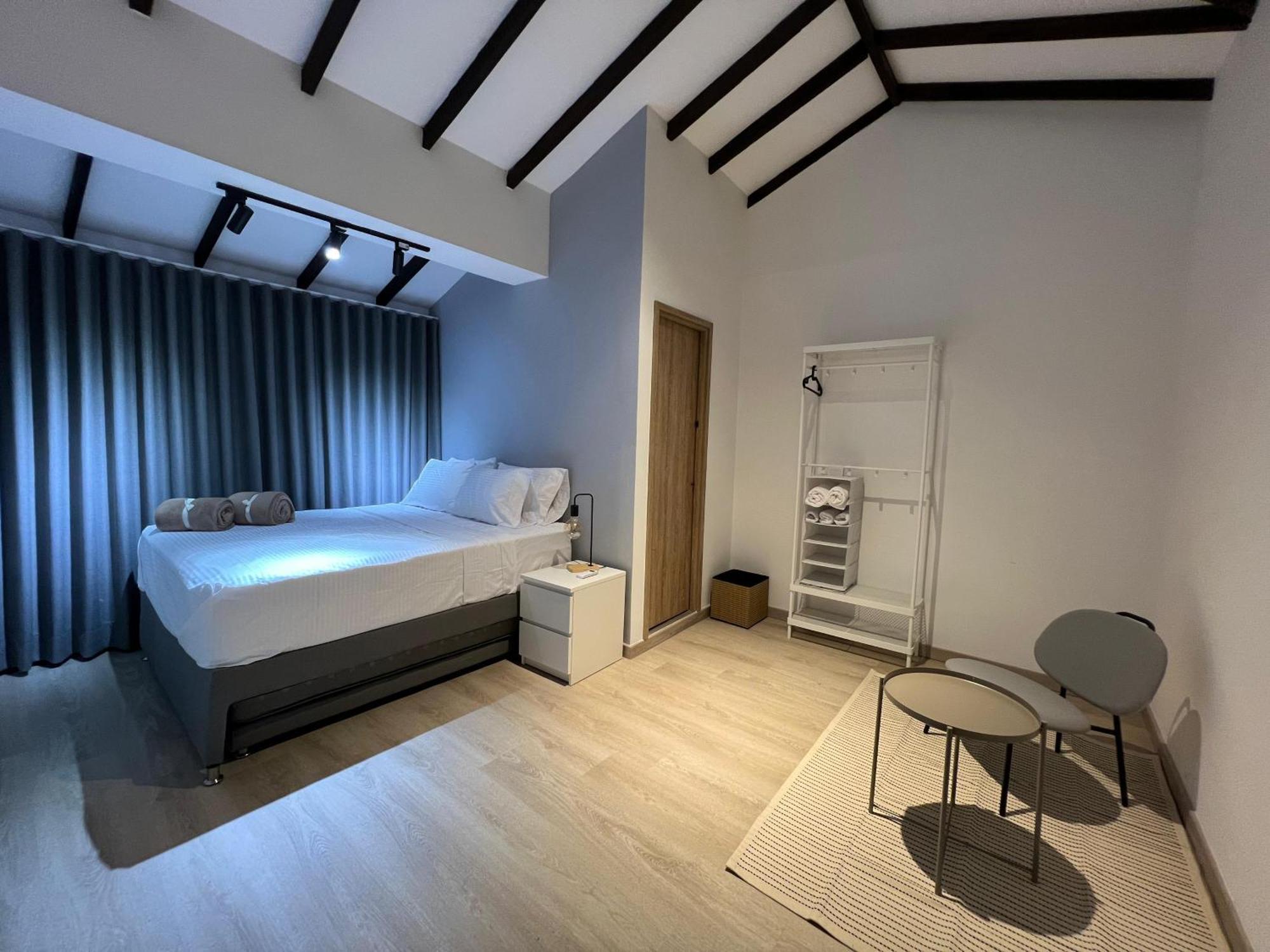 Stylish 5-br In Medellin's Trendiest Spot, Walk Everywhere! *