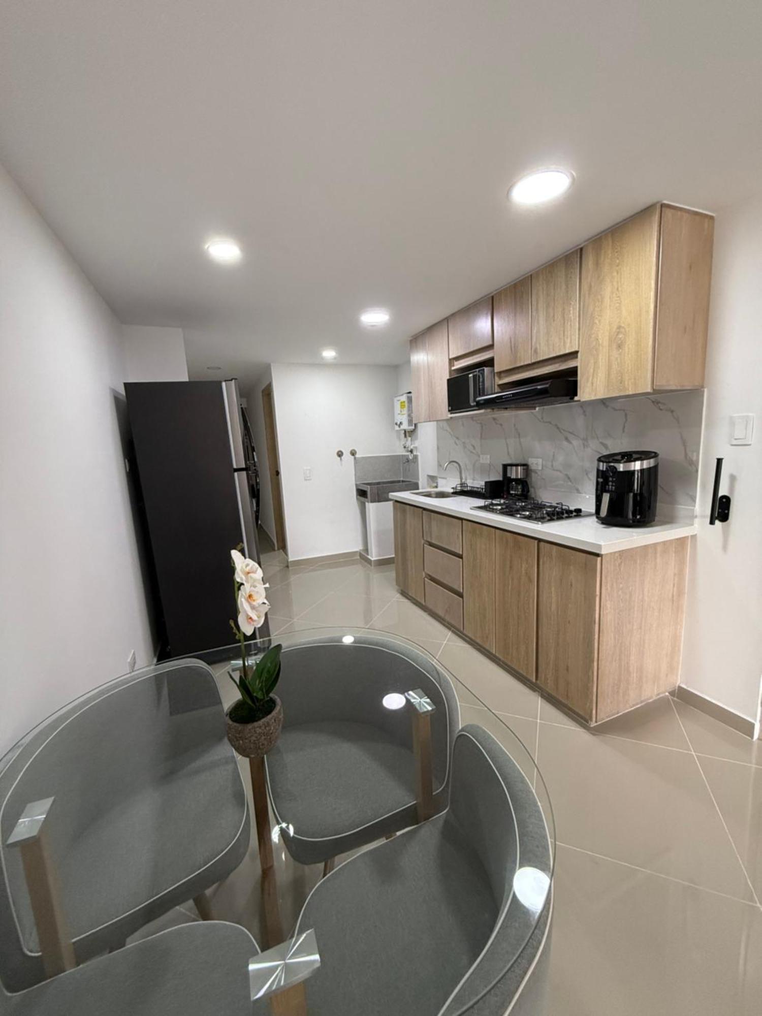 Apartamento Nuevo Cerca Poblado 301