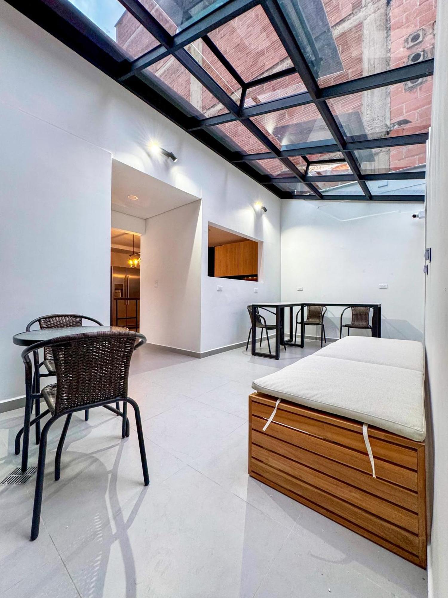 Boutique - Light