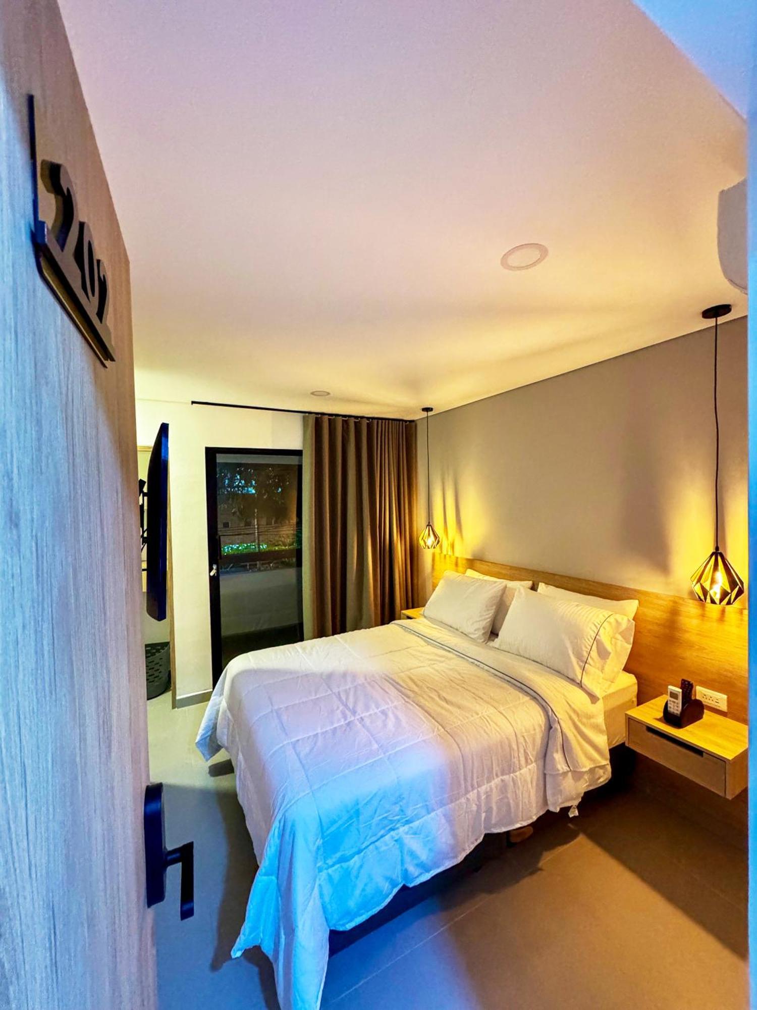 Hostal Boutique - Light