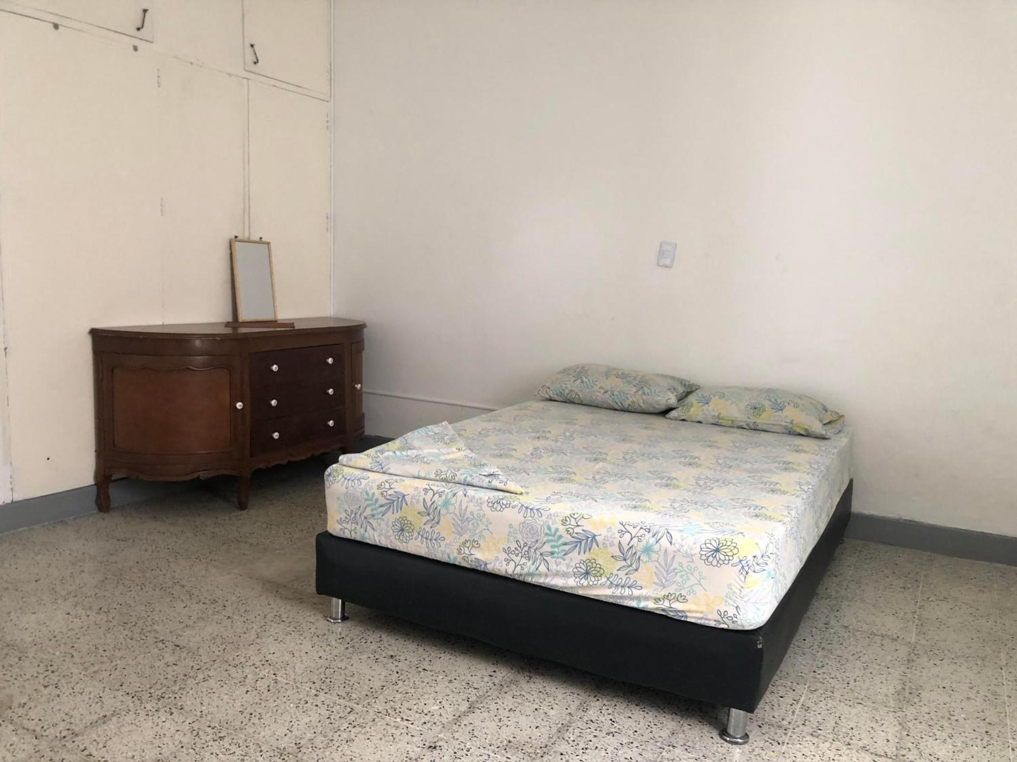 Casa Almarita Laureles - Estadio Hostal *