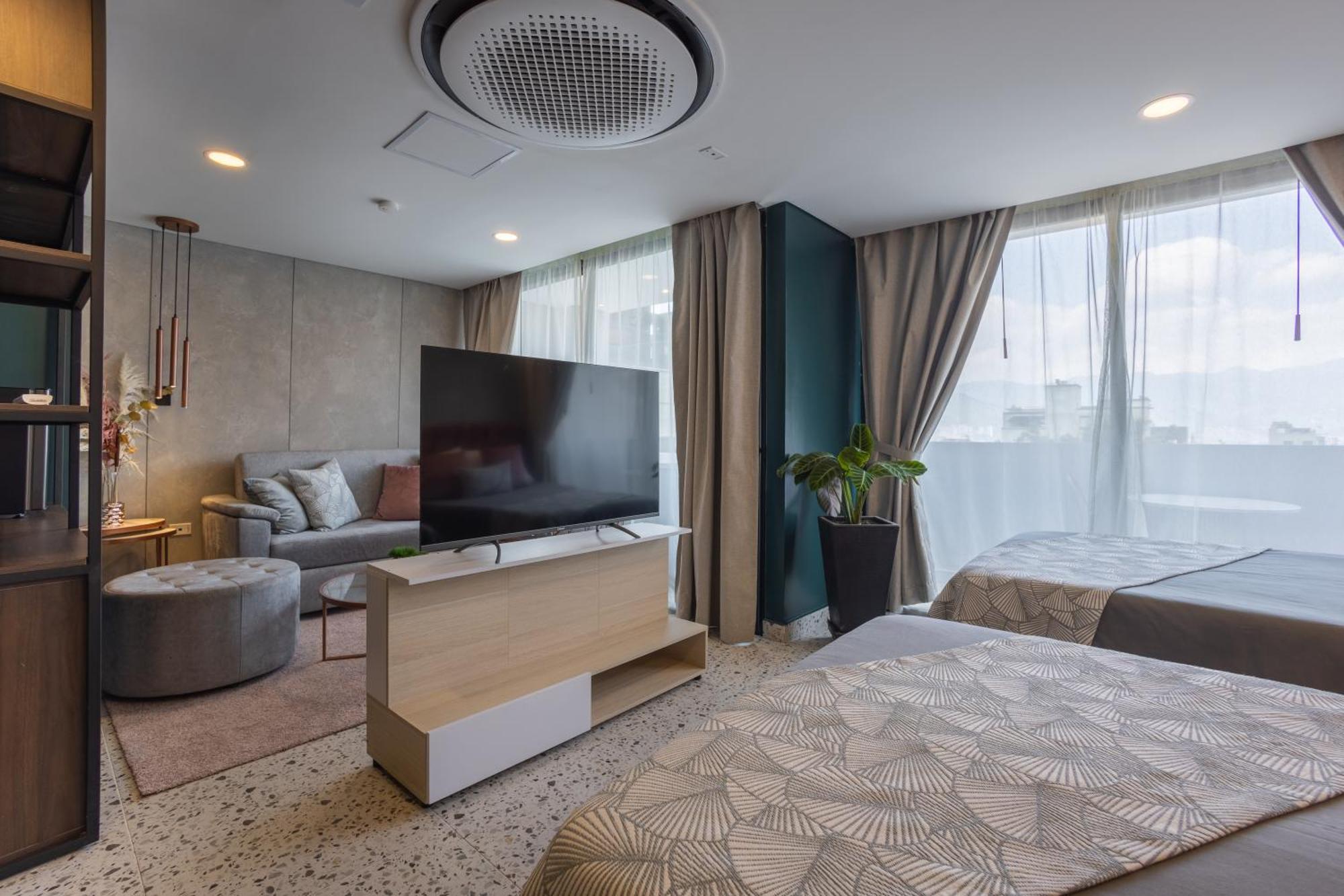 Glow Hotel Medellín