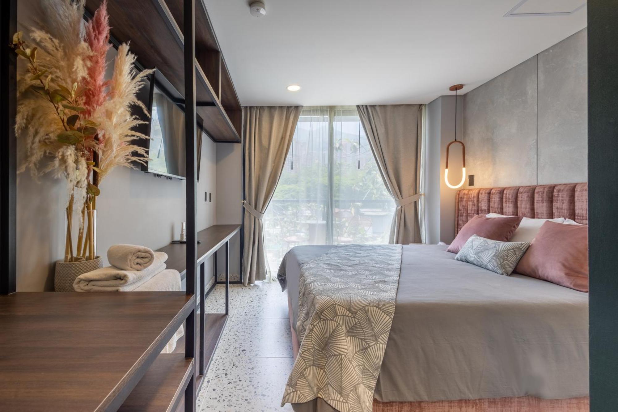 Glow Hotel Medellín