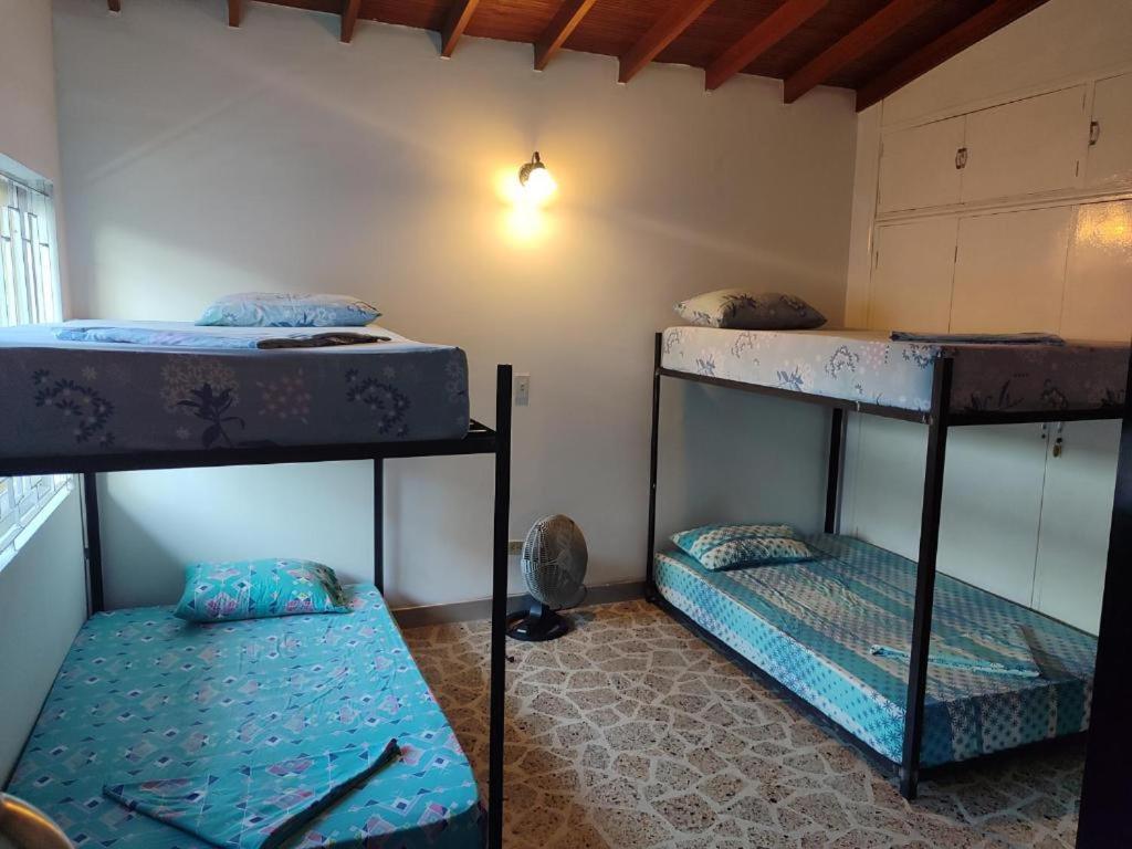 Casa Almarita Laureles - Estadio Hostal