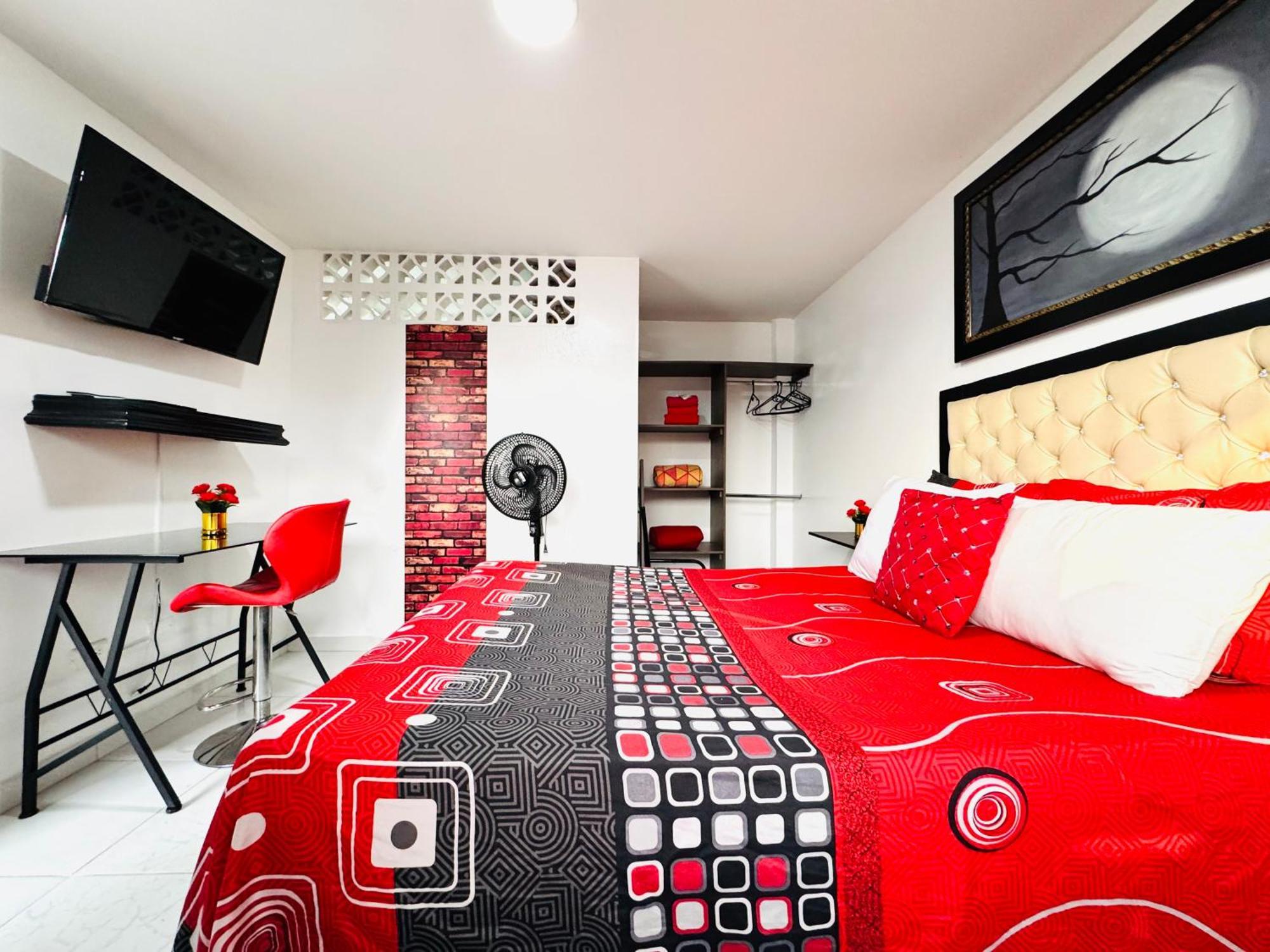 Victory Apartments: Cozy With Wi-fi & Shared Terrace In Medellin
