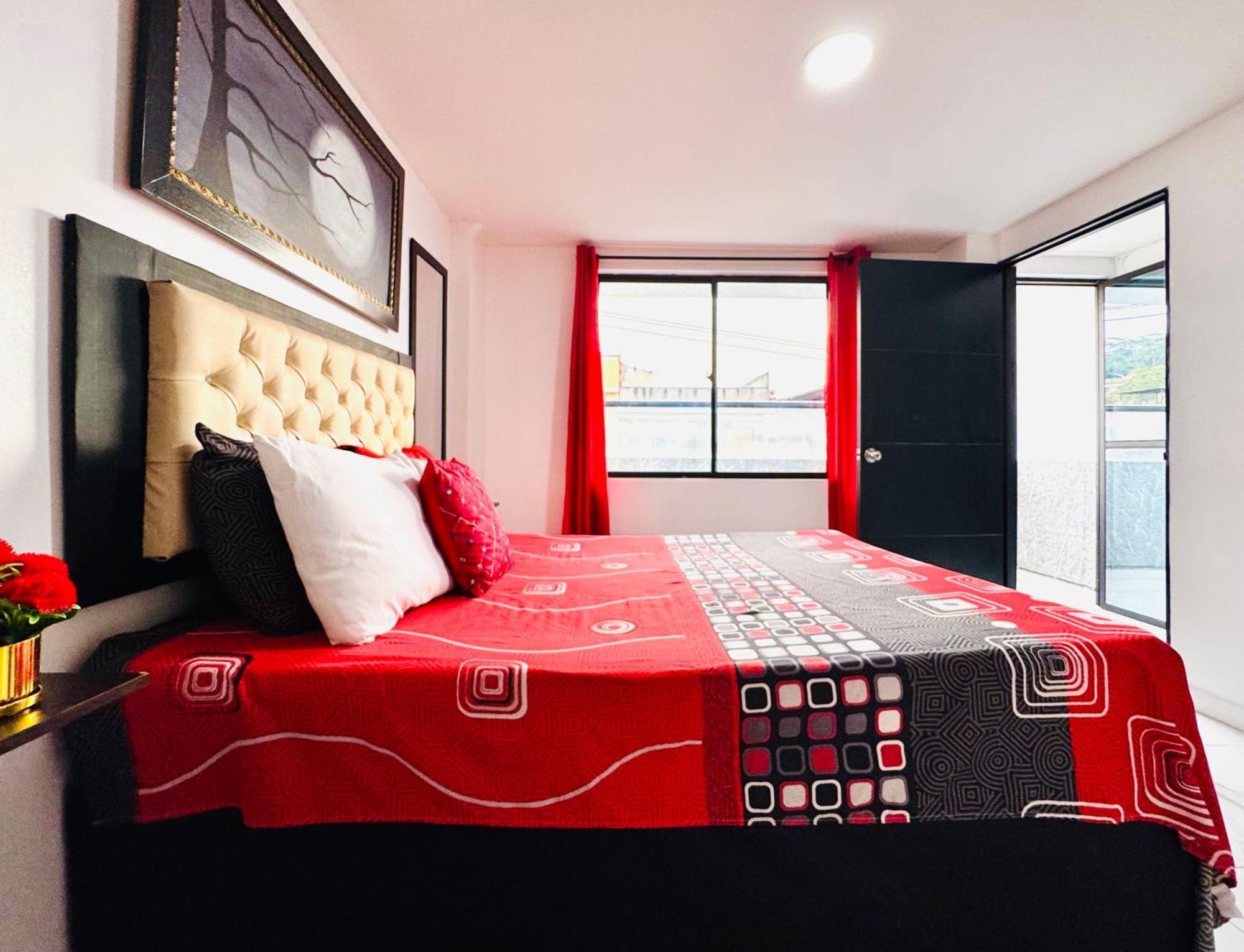 Victory Apartments: Cozy With Wi-fi & Shared Terrace In Apartment *