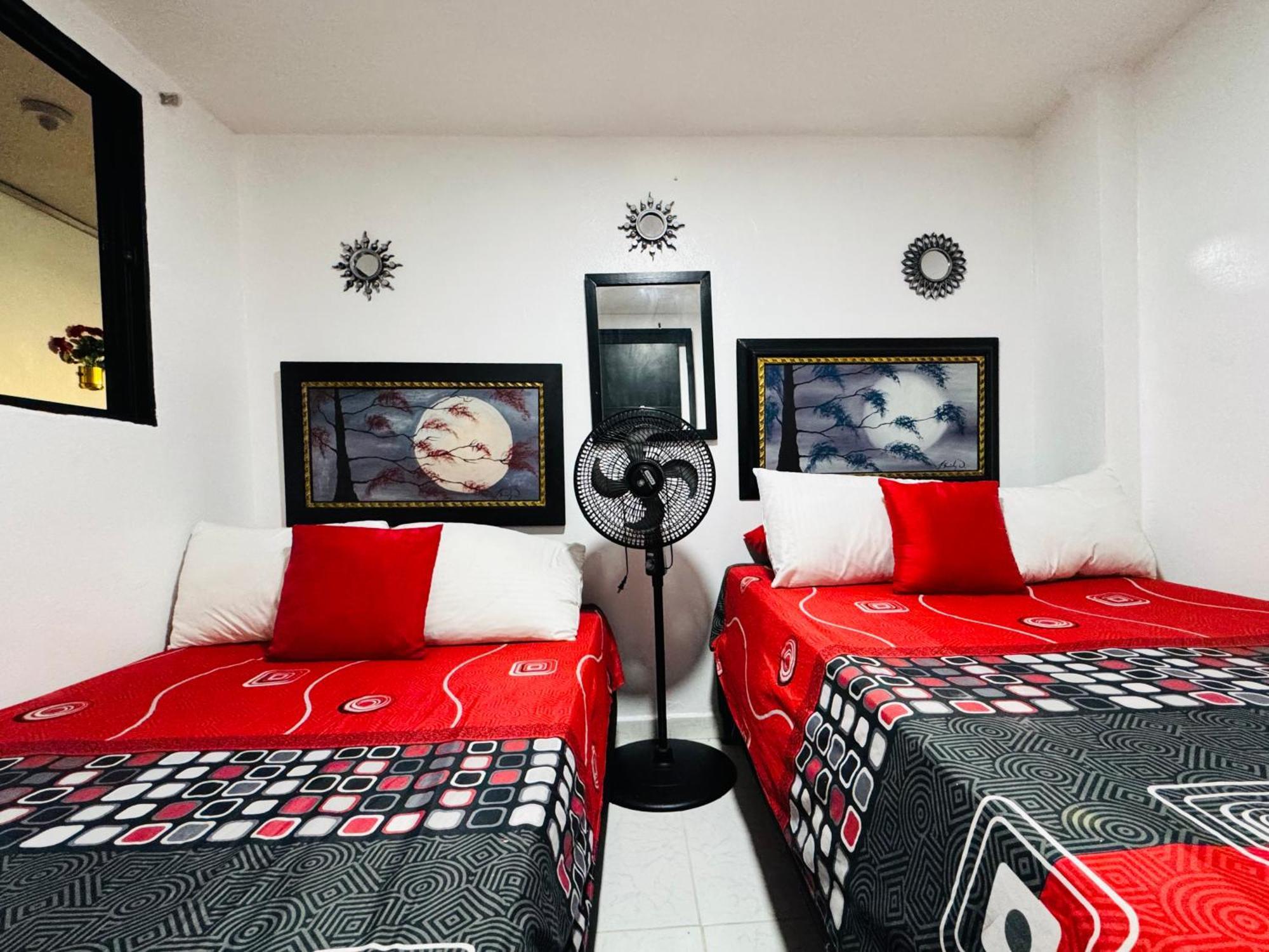 Victory Apartments: Cozy With Wi-fi & Shared Terrace In Apartment Medellin