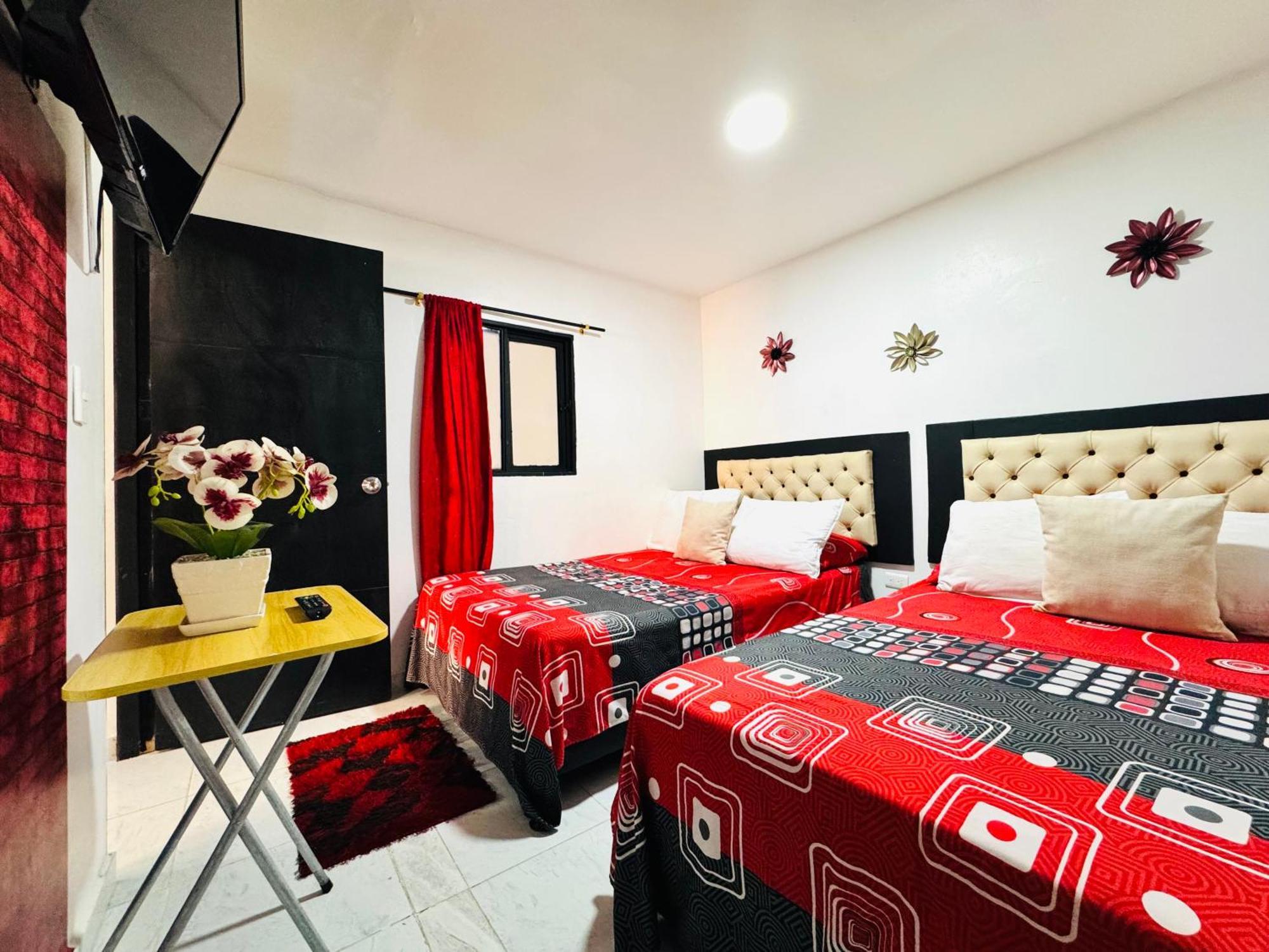 Apartment Victory Apartments: Cozy With Wi-fi & Shared Terrace In Medellin