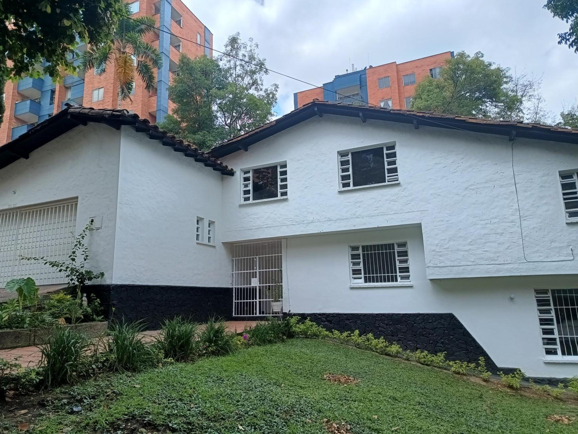 Casa De Huespedes Del Poblado Grupos Familiares O Corporativos Medellín
