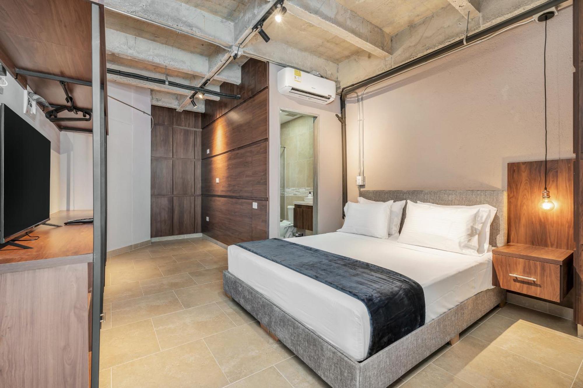 The H Hub By Housy Host *