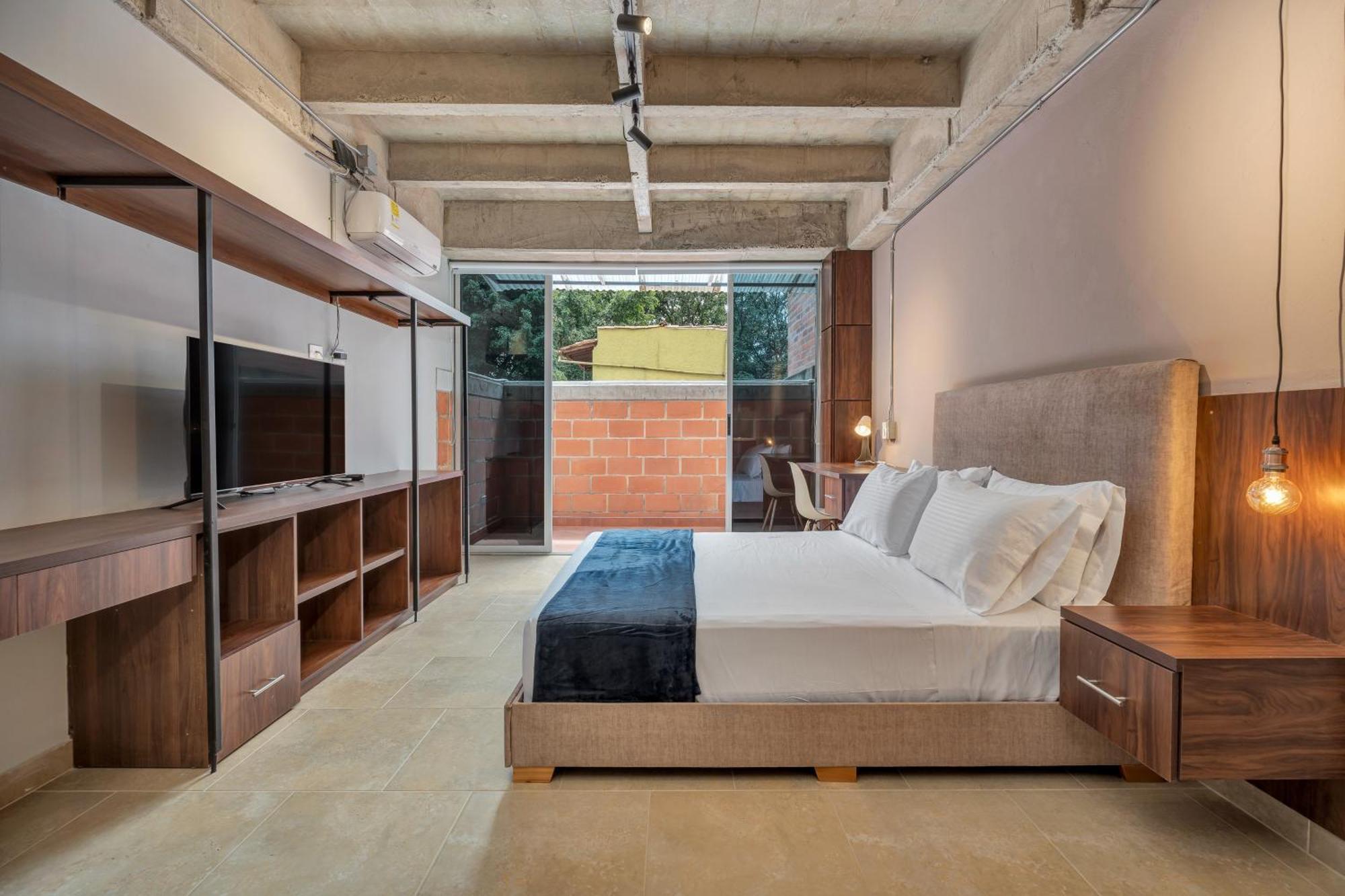 The H Hub By Housy Host Medellín