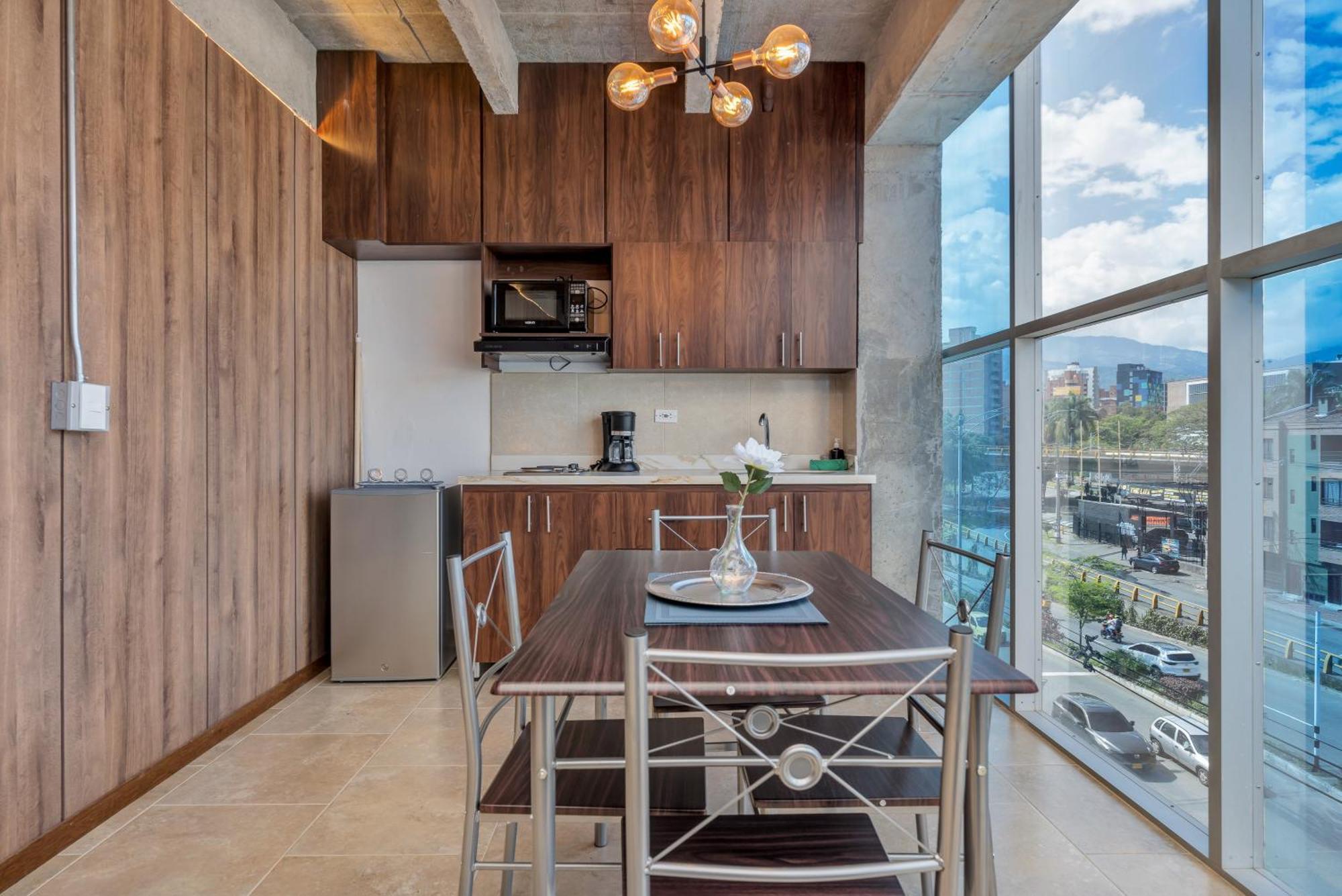 The H Hub By Housy Host * Medellín