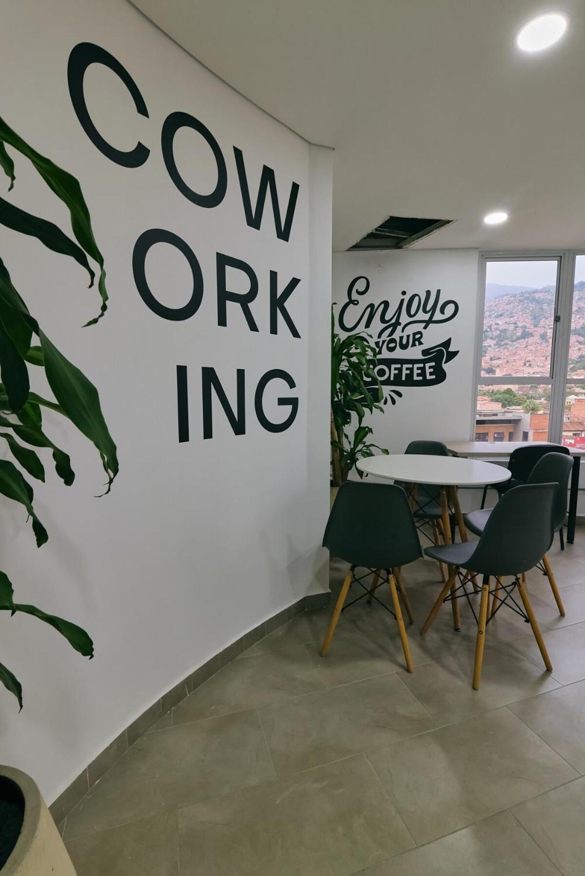 Modern Skyline -wifi, Gym, 24hr Security *