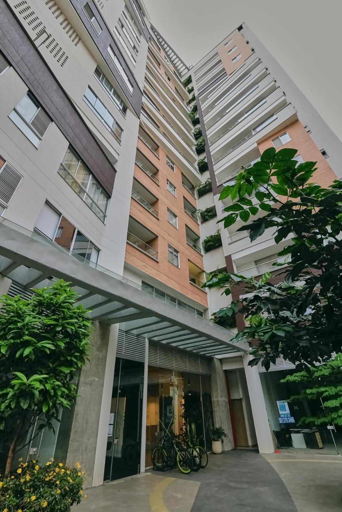 Modern Skyline -wifi, Gym, 24hr Security