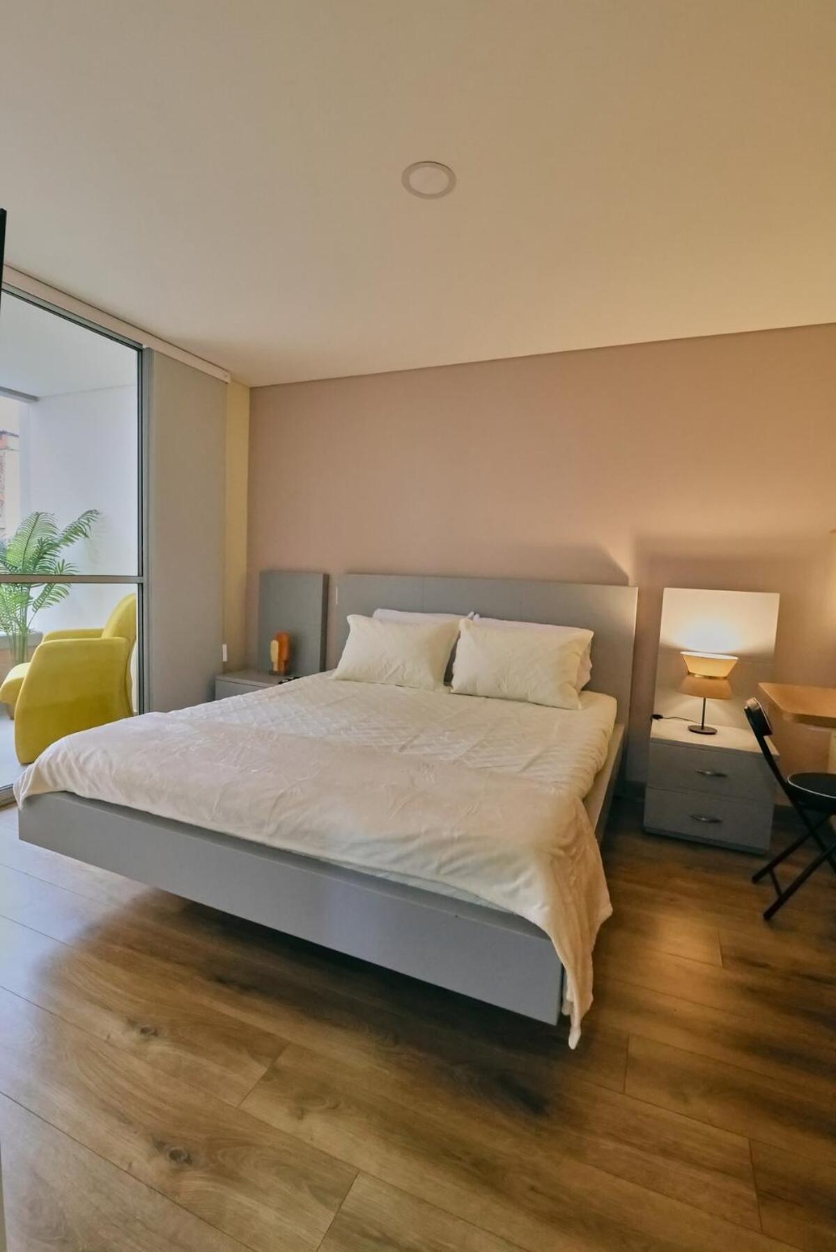 Modern Skyline -wifi, Gym, 24hr Security * Medellín
