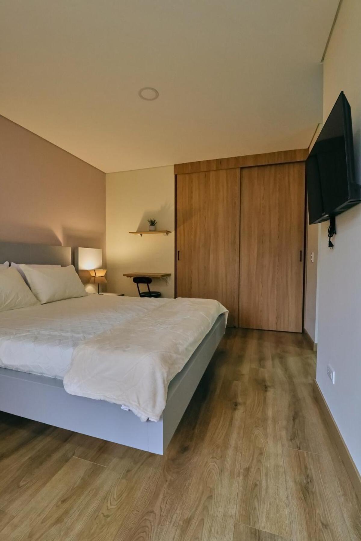 Apartamento Modern Skyline -wifi, Gym, 24hr Security *