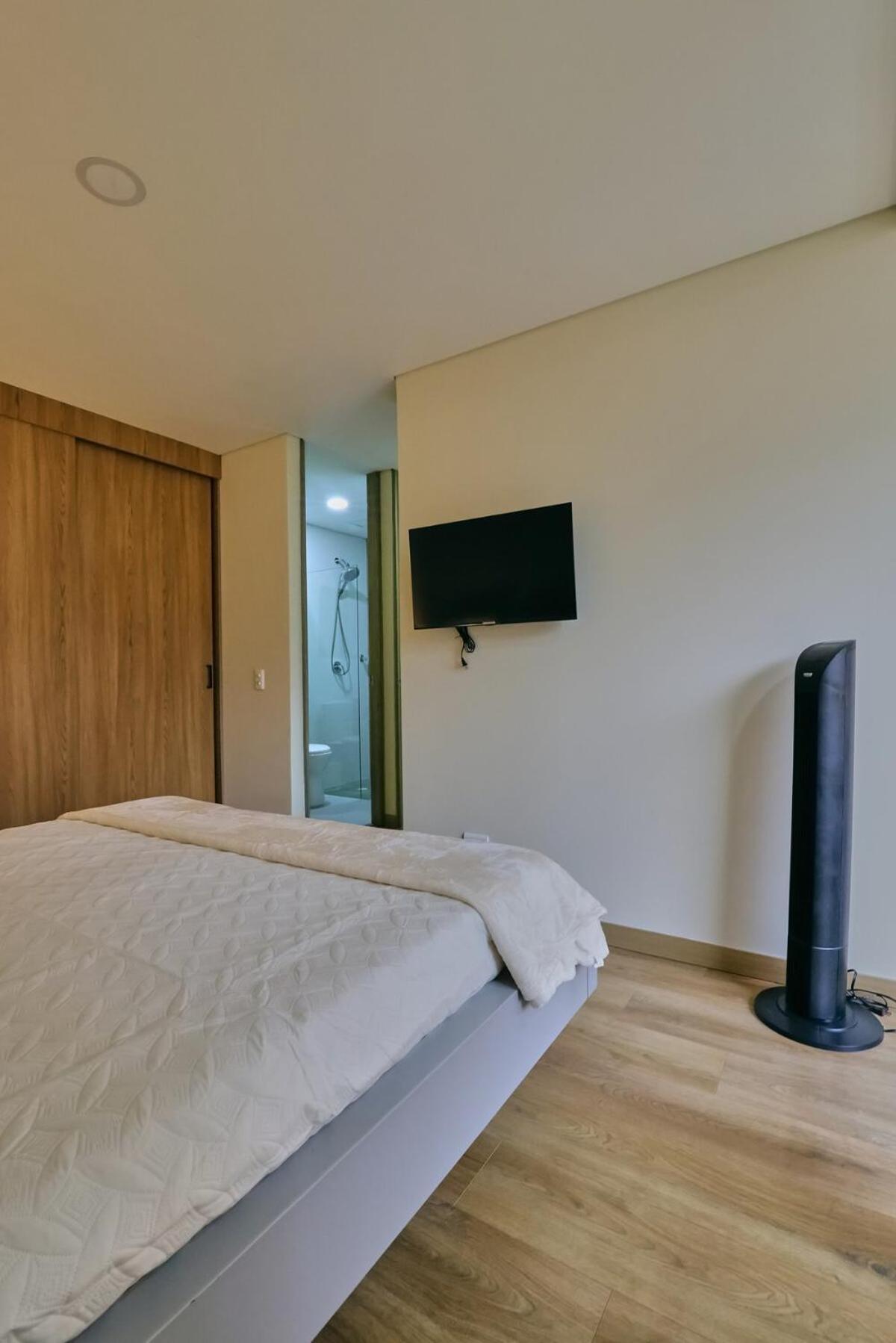 Modern Skyline -wifi, Gym, 24hr Security Apartamento