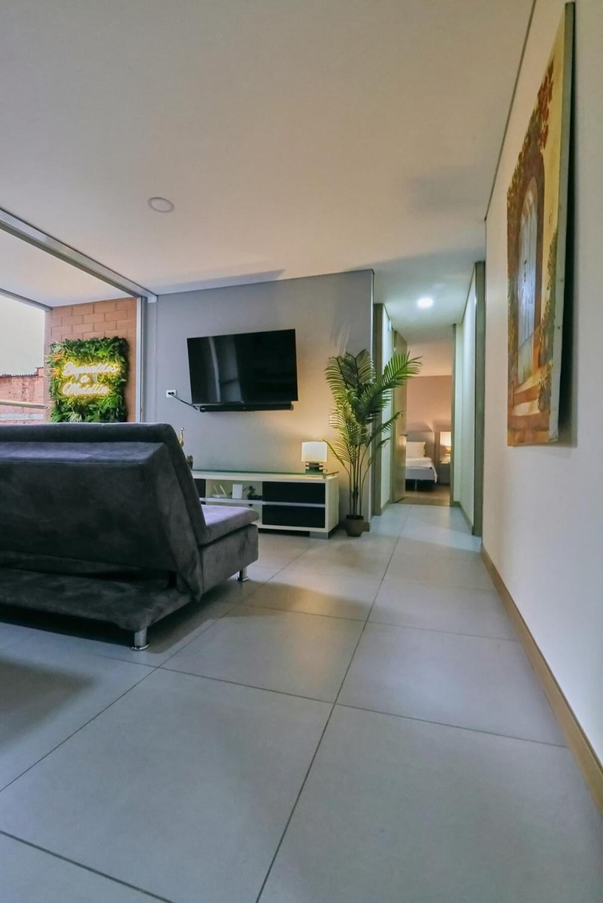 Modern Skyline -wifi, Gym, 24hr Security Apartamento Medellín