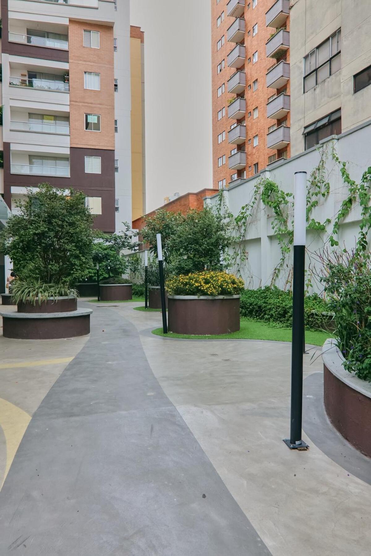 Modern Skyline -wifi, Gym, 24hr Security *