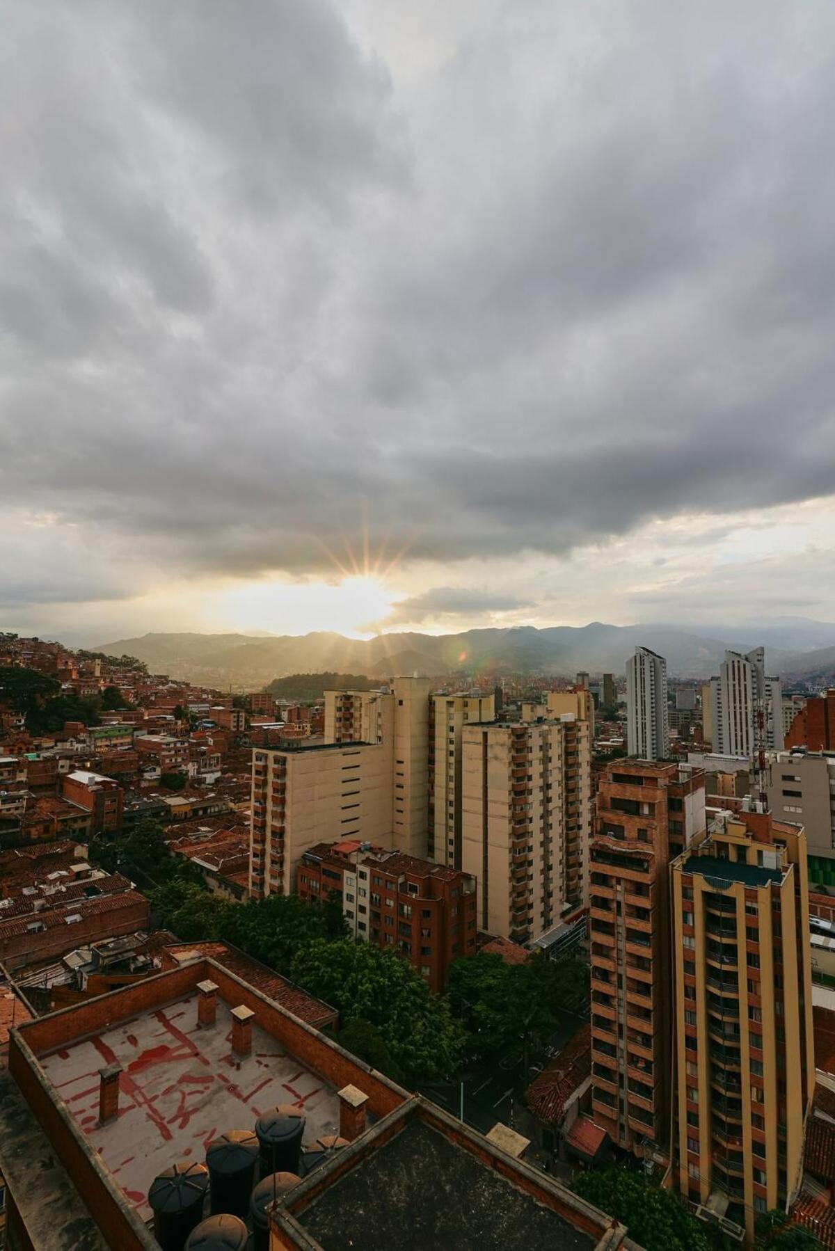 Apartamento Modern Skyline -wifi, Gym, 24hr Security *